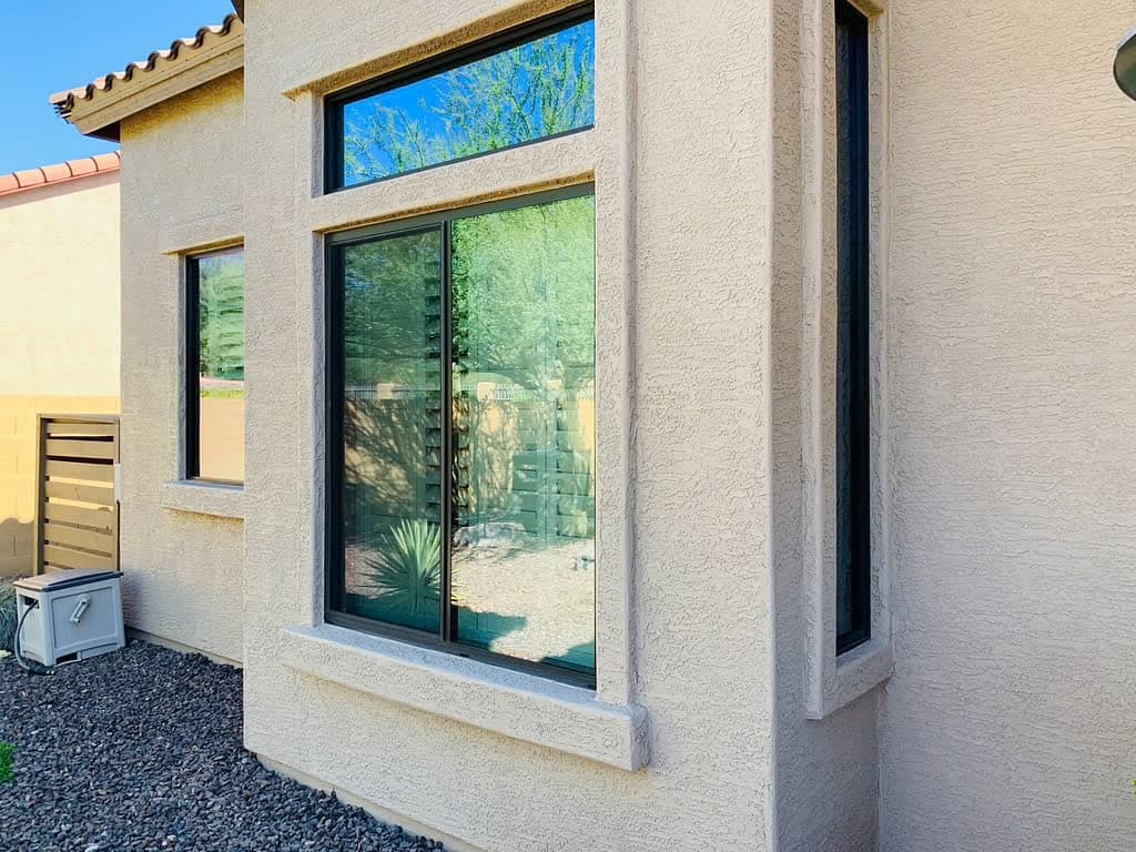 One-story North East Mesa home — pure-water window cleaning results